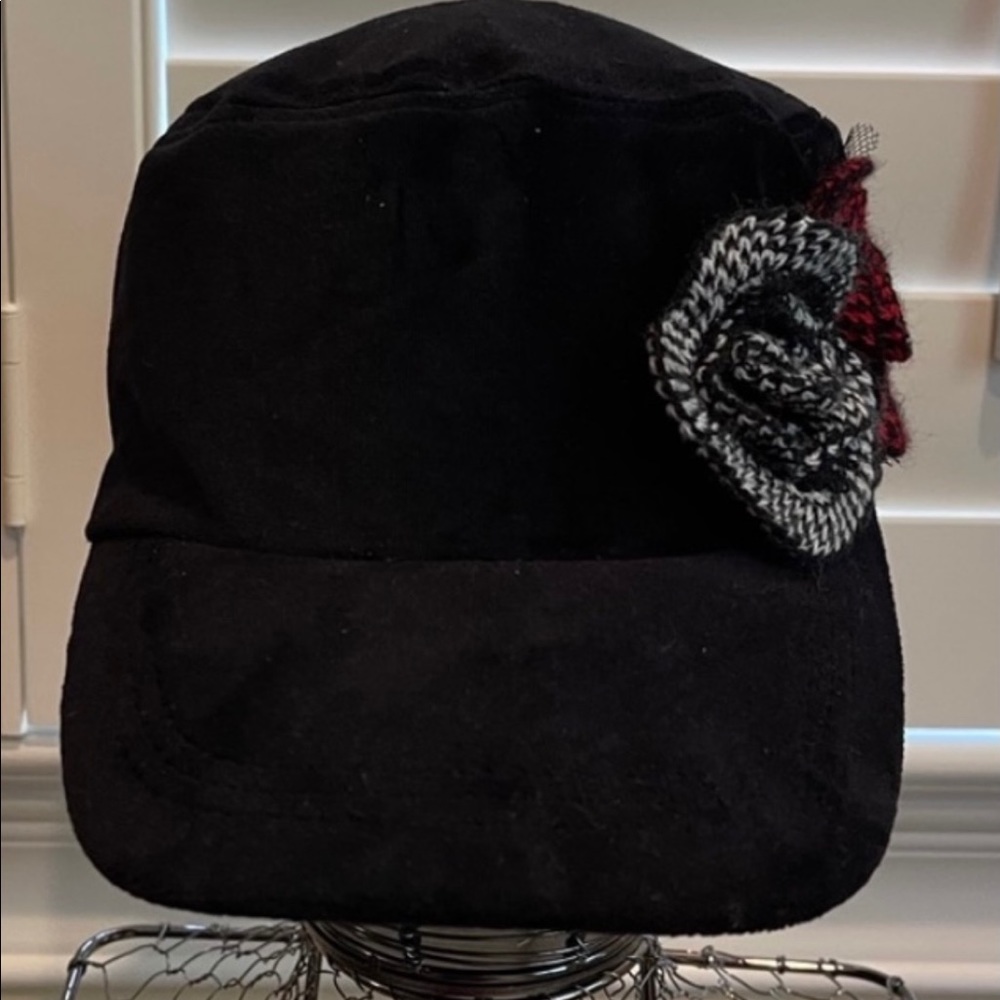 Cadet Hat with Black/Gray/Red Flowers